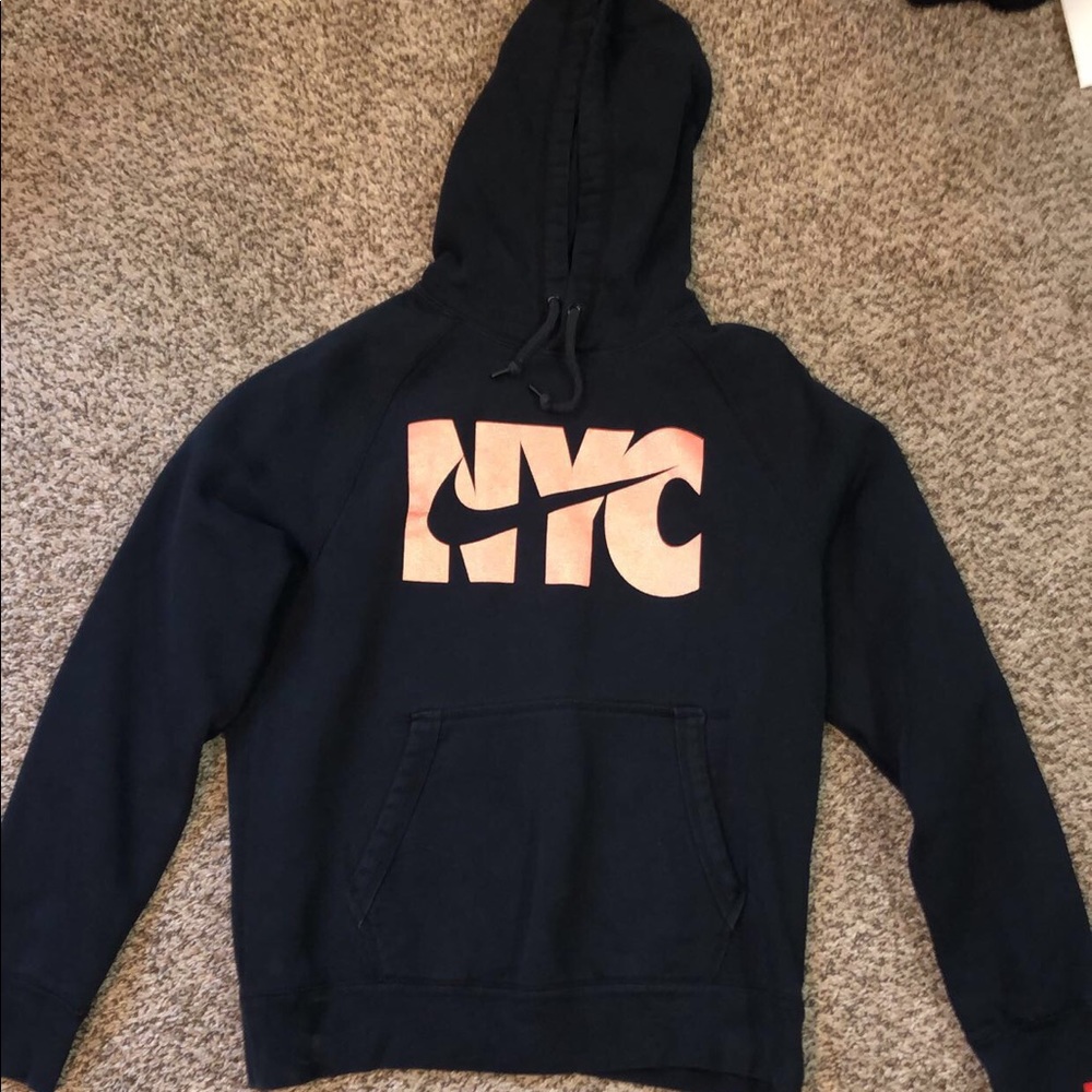 Men’s Nike sweatshirt!